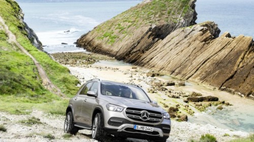 Mercedes unveils its newest luxury SUV and it’s loaded with technology